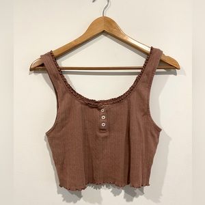 AMERICAN EAGLE cropped eyelet henley tank top